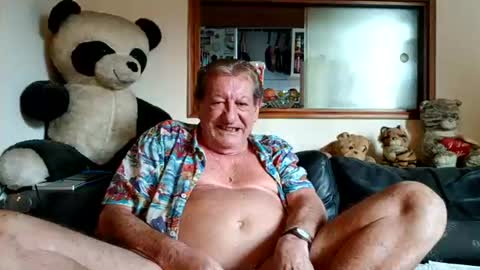 Snapshot of jacques_de_france chatting on July 21, 6:32 pm Jacques online show from July 21, 6:32 pm