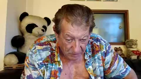 Snapshot of jacques_de_france chatting on July 23, 4:21 am Jacques online show from July 23, 4:21 am