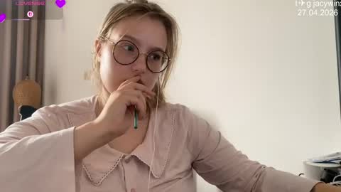 jacywinslat online show from April 27, 9:40 am