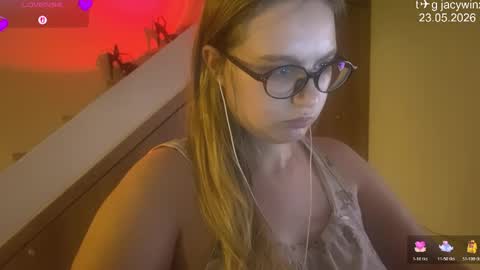 jacywinslat online show from May 23, 10:03 pm