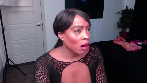 Jade online show from November 6, 8:10 pm