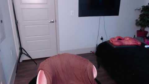 Jade online show from November 19, 6:46 am