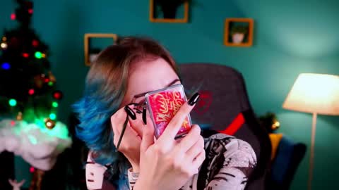 Snapshot of jade_castle chatting on January 4, 4:11 pm jade_castle online show from January 4, 4:11 pm