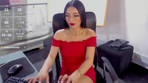 Snapshot of jade_connor chatting on May 21, 7:43 pm jade_connor online show from May 21, 7:43 pm