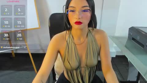 Snapshot of jade_connor chatting on May 23, 8:46 pm jade_connor online show from May 23, 8:46 pm