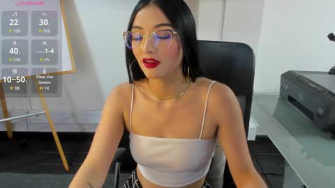 Snapshot of jade_connor chatting on June 6, 7:29 pm jade_connor online show from June 6, 7:29 pm