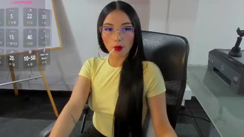 Snapshot of jade_connor chatting on June 11, 9:24 pm jade_connor online show from June 11, 9:24 pm