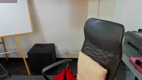jade_connor online show from July 18, 7:28 pm