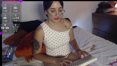 Snapshot of jade_evergreen_99 chatting on July 22, 8:11 pm jade_evergreen_99 online show from July 22, 8:11 pm