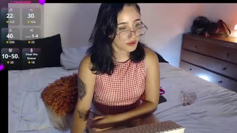 Snapshot of jade_evergreen_99 chatting on August 3, 8:56 pm jade_evergreen_99 online show from August 3, 8:56 pm