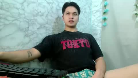 jade_halo online show from May 10, 12:43 pm