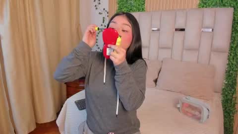 Snapshot of jade_nm chatting on April 14, 12:33 pm ade online show from April 14, 12:33 pm