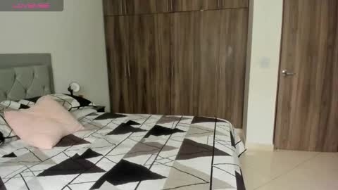 Jade smile online show from November 25, 4:40 pm