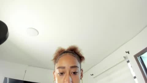 Jade smile online show from April 29, 1:48 pm