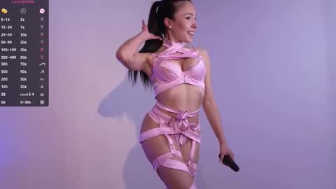 Snapshot of jade_paris chatting on February 6, 7:39 pm Jade Paris online show from February 6, 7:39 pm