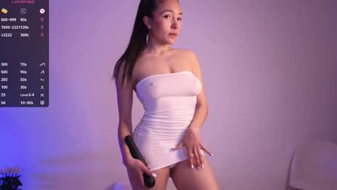 Snapshot of jade_paris chatting on February 24, 9:40 am Jade Paris online show from February 24, 9:40 am