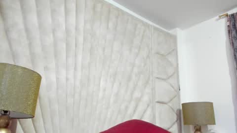 Jade  online show from November 11, 10:15 am