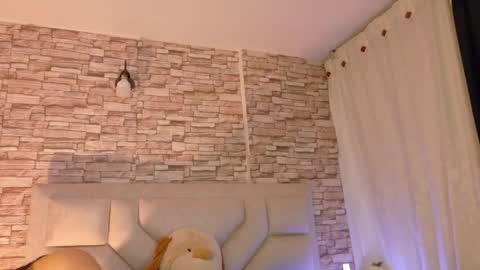 Snapshot of jade_white_ chatting on June 1, 12:40 pm jade white online show from June 1, 12:40 pm