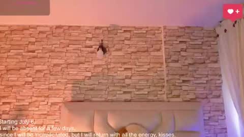 Snapshot of jade_white_ chatting on June 9, 1:01 pm jade white online show from June 9, 1:01 pm