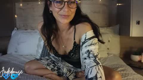Jade online show from July 9, 9:08 pm