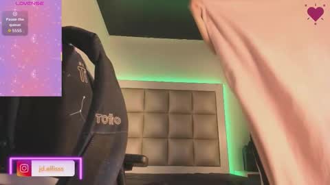 jadeestudios online show from September 29, 12:10 pm