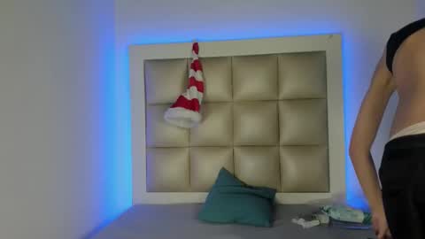 jadeestudios online show from December 4, 8:56 am