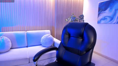 JADE EVANS online show from December 14, 6:09 pm