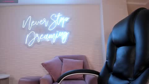 JADE EVANS online show from February 26, 8:11 pm