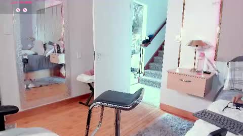 Snapshot of jadeh_williams02 chatting on June 10, 3:55 pm Jadeh online show from June 10, 3:55 pm
