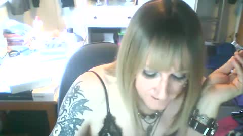 Snapshot of jadeladyboyminx chatting on January 23, 12:19 pm Jademinx online show from January 23, 12:19 pm