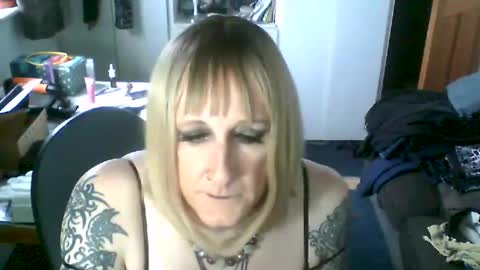 Snapshot of jadeladyboyminx chatting on February 5, 2:11 pm Jademinx online show from February 5, 2:11 pm