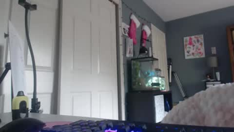 Jade online show from March 8, 2:21 pm