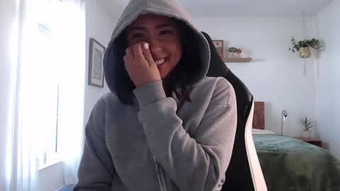 Jade Love online show from January 14, 8:15 pm