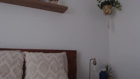 Jade Love online show from February 12, 8:29 pm