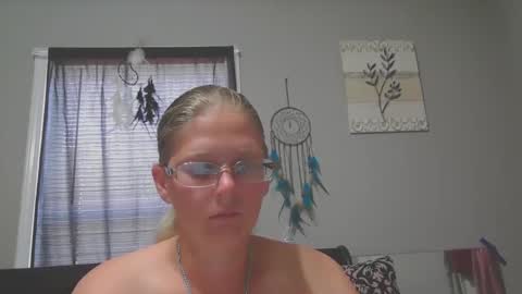 Snapshot of jadeluv chatting on October 4, 4:49 pm JadeLuv online show from October 4, 4:49 pm