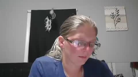 JadeLuv online show from November 7, 1:27 am