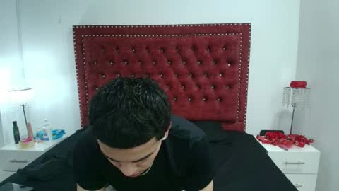 Snapshot of jaden_and_sofia chatting on May 13, 3:15 am Jaden and Sofia online show from May 13, 3:15 am