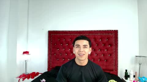 Snapshot of jaden_and_sofia chatting on May 14, 3:02 am Jaden and Sofia online show from May 14, 3:02 am