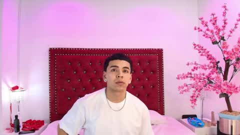 Snapshot of jaden_and_sofia chatting on May 17, 2:53 am Jaden and Sofia online show from May 17, 2:53 am