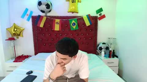 Snapshot of jaden_and_sofia chatting on June 27, 3:55 am Jaden and Sofia online show from June 27, 3:55 am