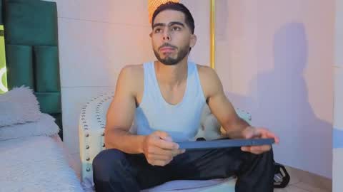 Snapshot of jadiel_stone chatting on May 27, 12:13 pm Jadiel online show from May 27, 12:13 pm