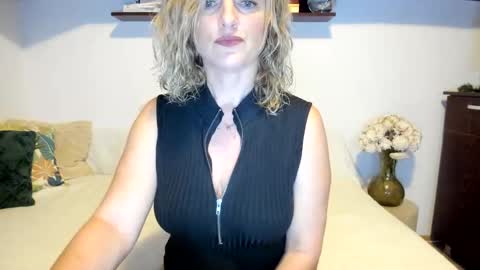 elena online show from December 6, 2:35 am