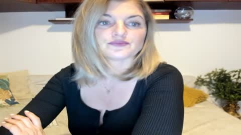 elena online show from December 17, 2:44 am