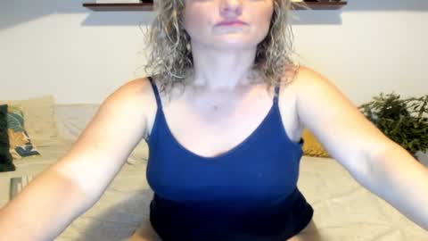 elena online show from December 18, 3:04 am