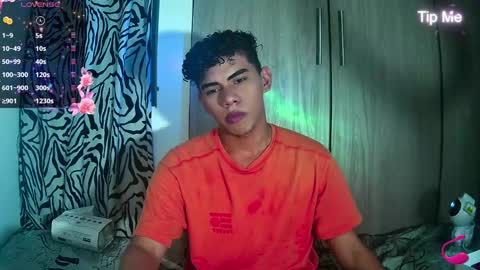 Snapshot of jaedasky_ chatting on December 2, 7:25 am javi15 online show from December 2, 7:25 am