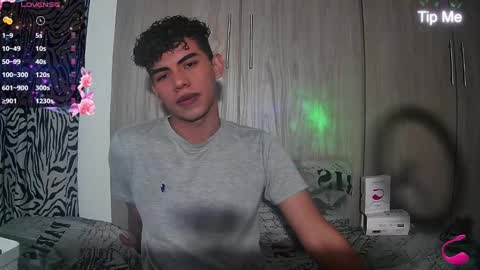 Snapshot of jaedasky_ chatting on December 7, 5:15 am javi15 online show from December 7, 5:15 am