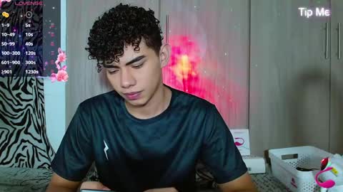 Snapshot of jaedasky_ chatting on December 14, 6:35 am javi15 online show from December 14, 6:35 am