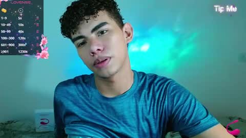 Snapshot of jaedasky_ chatting on December 15, 6:29 am javi15 online show from December 15, 6:29 am