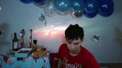 Snapshot of jaedasky_ chatting on December 25, 8:07 am javi15 online show from December 25, 8:07 am