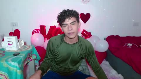 Snapshot of jaedasky_ chatting on February 16, 12:41 am javi15 online show from February 16, 12:41 am